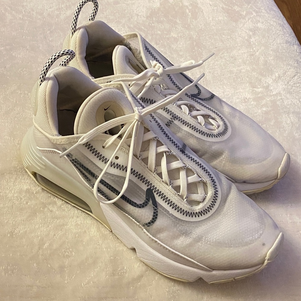 Nike Air Max White and Gray Athletic Shoes